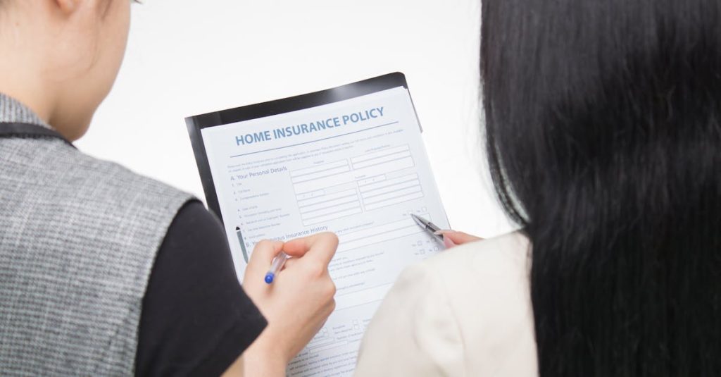 Assurance emprunteur fonctionnaire : les options à connaître 2 assurance emprunteur pour fonctionnaires : protégez votre prêt immobilier avec une couverture adaptée à votre statut de fonctionnaire, garantissant sérénité et sécurité financière.